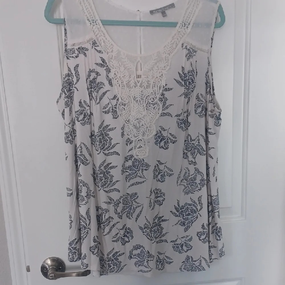 White Top with Black Floral Print and Crochet Lace - Picture 1 of 5